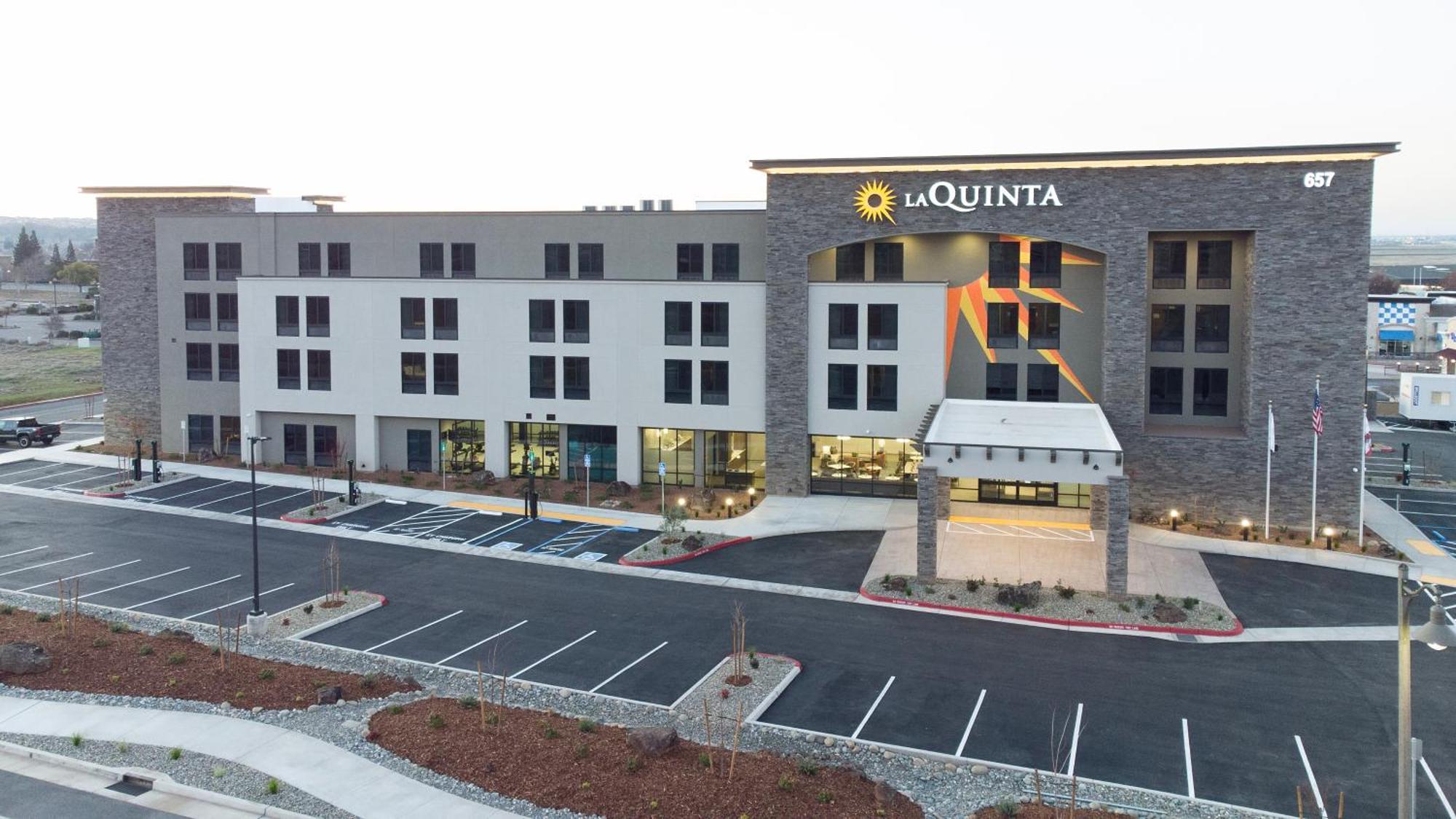 La Quinta Inn And Suites By Wyndham Lincoln Exterior foto